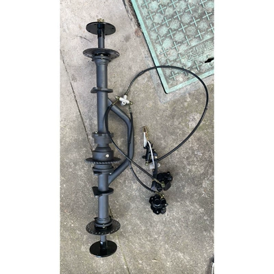 differential rear axle, dual – Motorcycle frame - 10m-equipped-with-a-two-pedal-brake-system