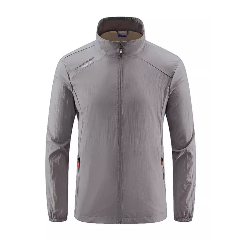 Trajes de protección solar transfronterizos para hombres verano 2024 ocio delgado seda de hielo ropa de protección solar transpirable al aire libre ropa de piel seca rápida moda