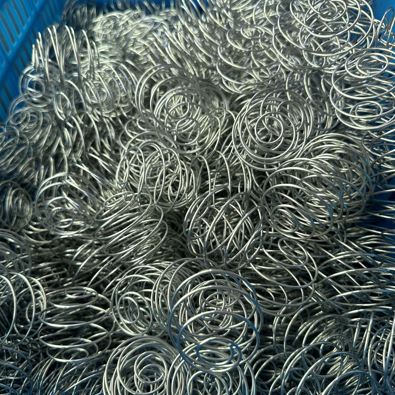 Punto 304 de acero inoxidable primavera bola Shake taza proteína polvo agitación bola 8g 10g 13g 16g embalaje independiente