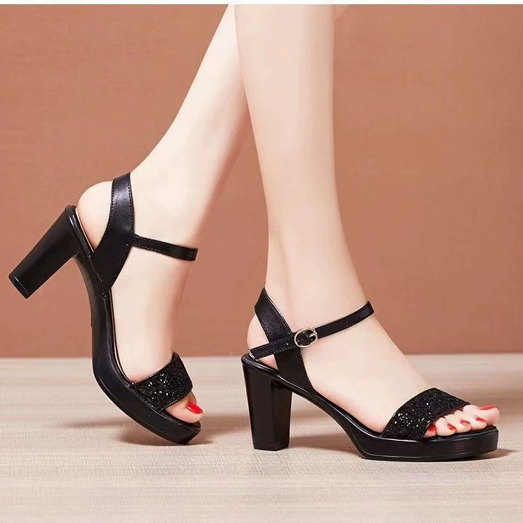 Summer mannequin head, sandals with a strap, 2022 collection