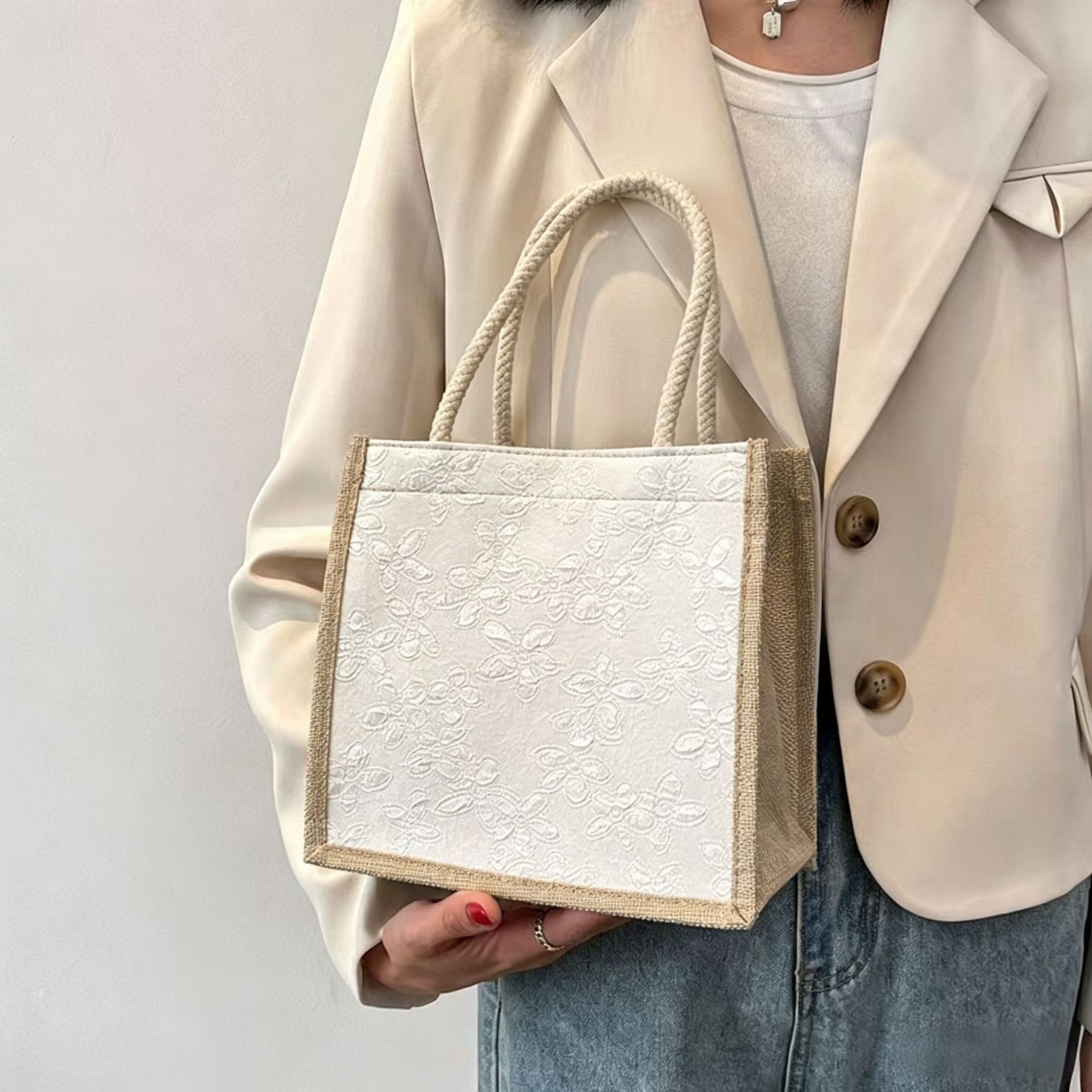 With zipper, white