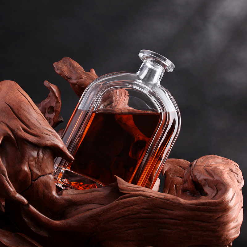 厂家批发欧式威士忌空酒瓶密封加厚玻璃洋酒瓶白酒瓶红酒玻璃容器