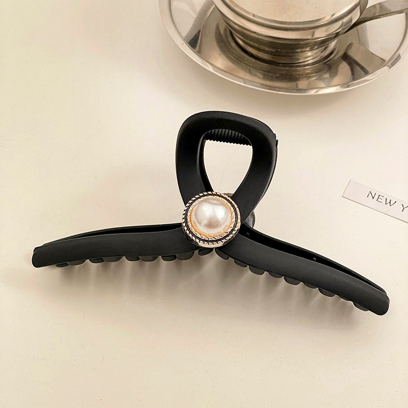 Pinza de pelo esmerilado negro horquilla femenina celebridad de Internet 2023 nueva Cabeza trasera clip de tiburón pelo Chuck clip de pelo tocado