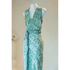 绿色碎花连衣裙今年流行气质高级垂坠感超好看独特度假无袖长裙夏