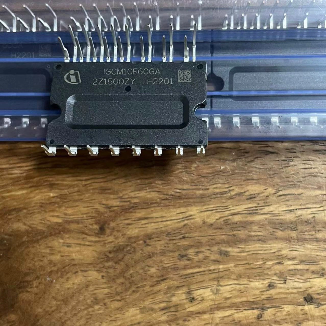 Совершенно новый оригинальный IGCM10F60GA