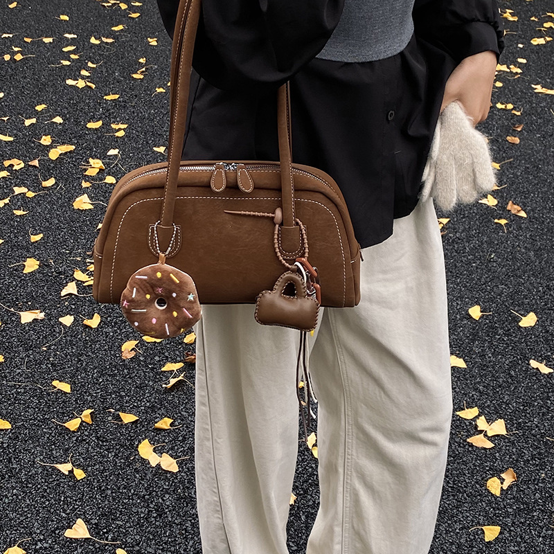 High-End Commuter Bag Women's 2025 New Autumn and Winter Fashion Retro Shoulder Bag Large Capacity Pillow Bag High-End Commuter Bag Women's 2025 New Autumn and Winter Fashion Retro Shoulder Bag Large Capacity Pillow Bag