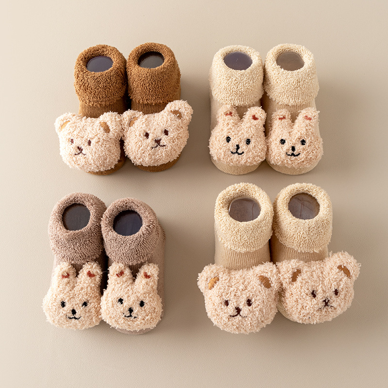 Calcetines de bebé recién nacidos invierno engrosado bebé Terry cálido calcetines de algodón a media pierna dibujos animados antideslizantes calcetines de piso para niños pequeños