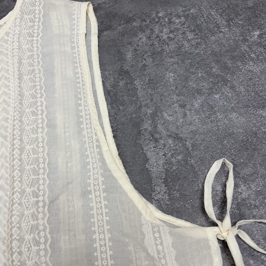 Sweet Japanese-style Embroidered Small Wipe Vest Women's Loose Lace-up Autumn New Stacked Outer Hollow Blouse Top
