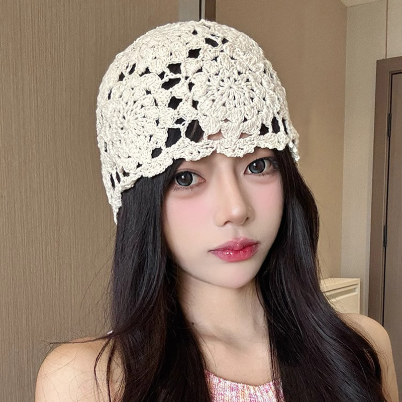 女性用の春夏の手織り中空つば帽子、エスニックスタイルのフックフラワー、タッセルストラップ、プルオーバーニット帽、多用途|undefined