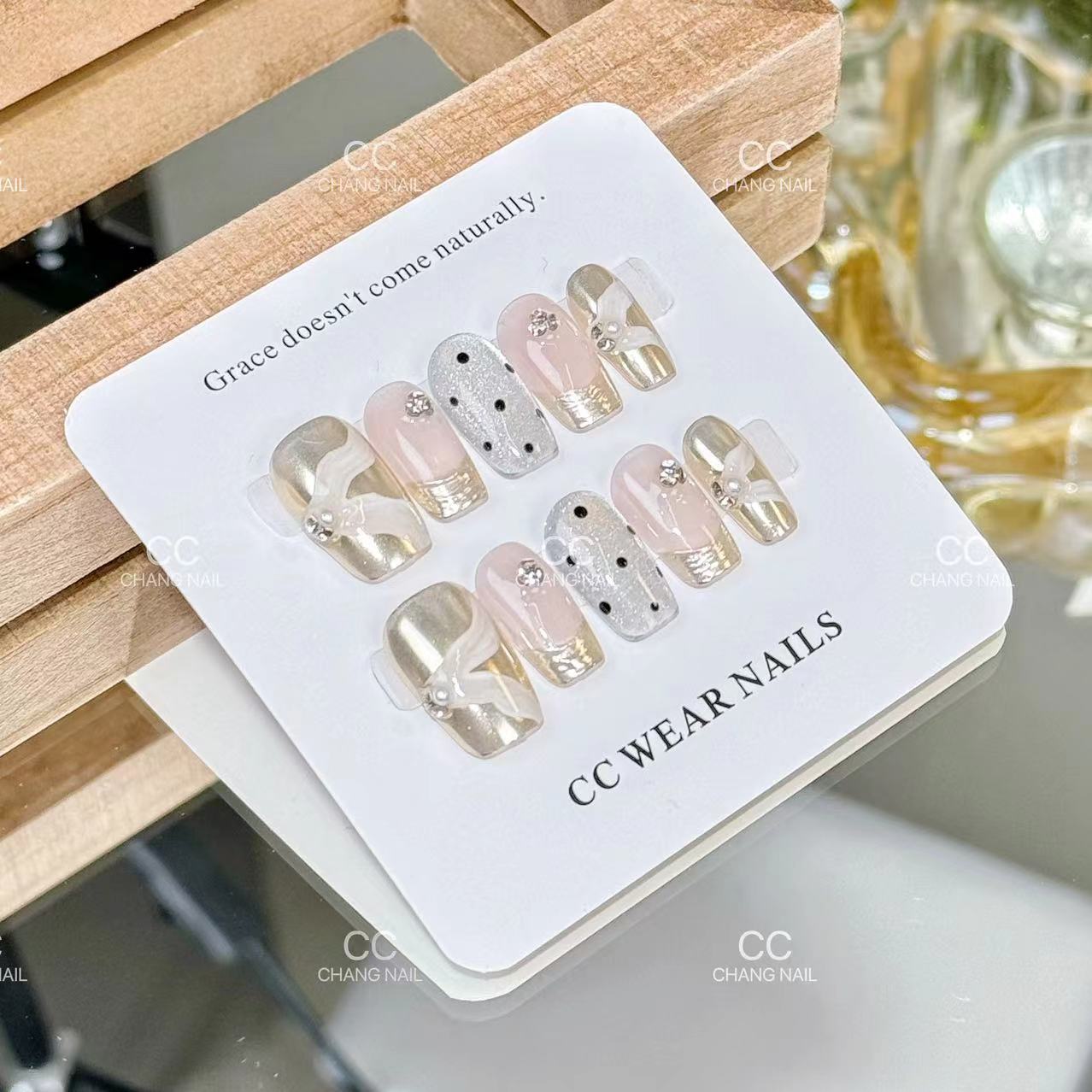 Yiyi Dance Water Light Ballet-Armadura vestida a mano Sensación de alto nivel Pliegues retro French Little Fragrant Style Cinta pintada a mano