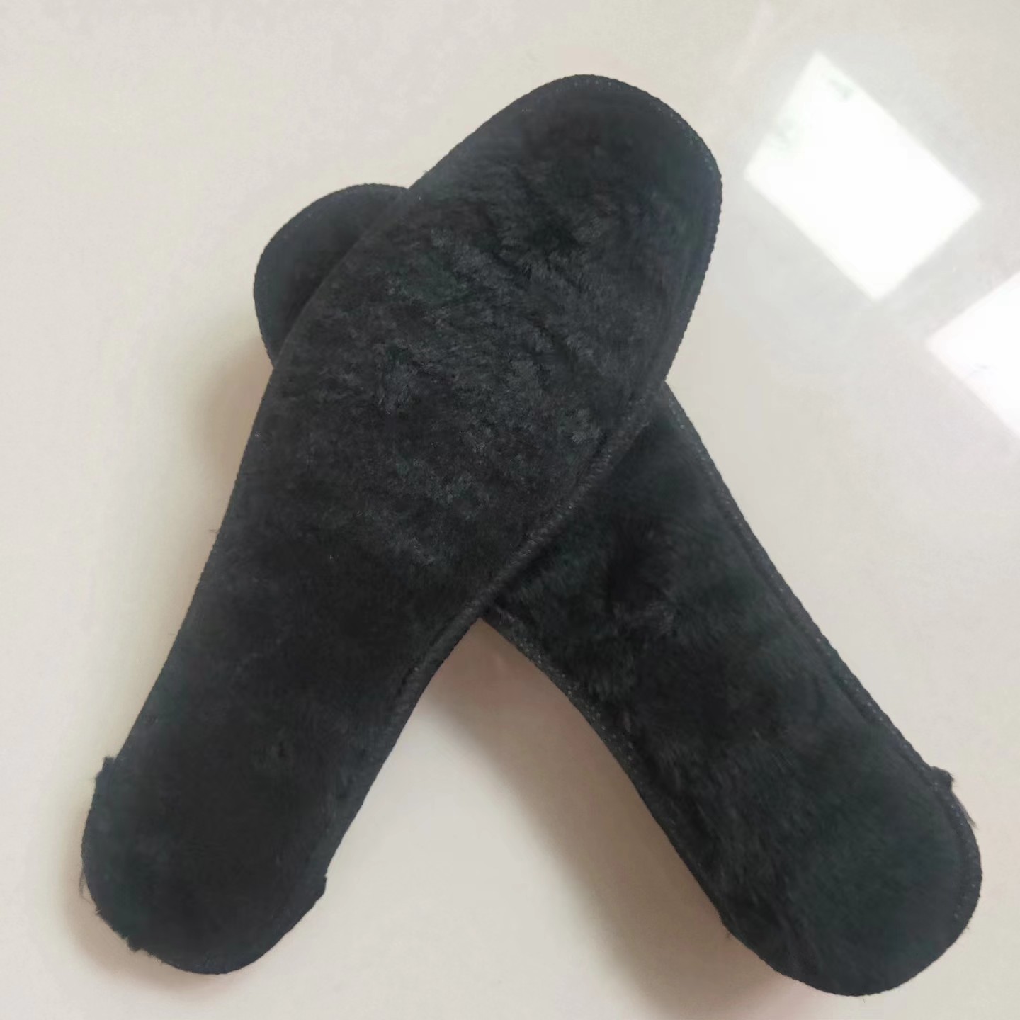Invierno invierno negro 600 gramos de terciopelo más grueso calentamiento a prueba de frío plantilla de zapatos absorbente de humedad y sudor de fábrica de zapatos plantilla