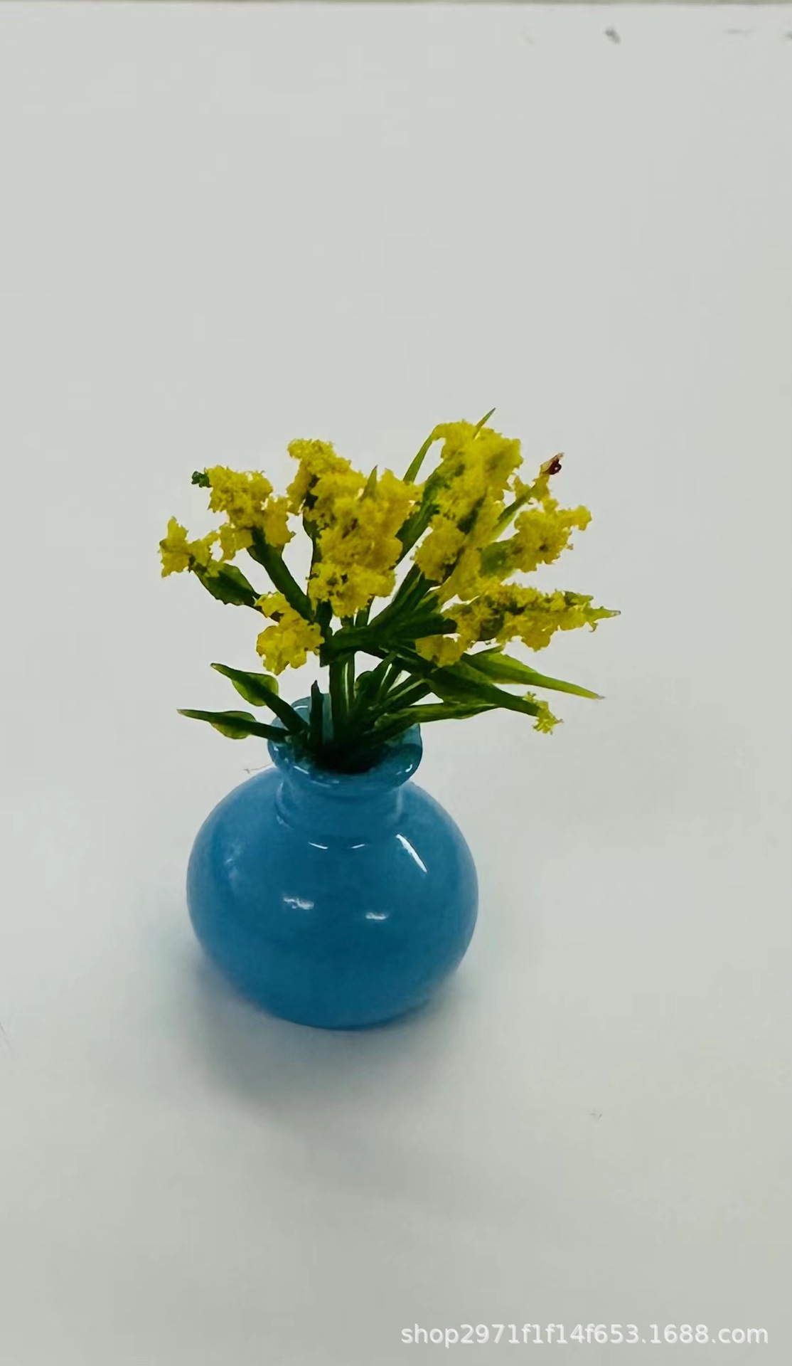 진한 노란색 화분(꽃병 랜덤) 높이 5CM