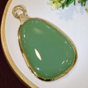 Fubei Diamond Jewelry [18K Gold Inlaid with Hetian Jasper Pink and Green Large Egg-Shaped Pendant] the Size of the Loose Stone Is about 40*67mm