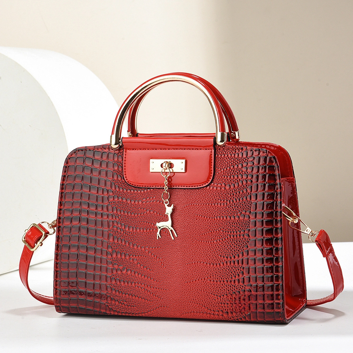 Bolso de mujer con estampado de cocodrilo 2025 nuevo bolso de mensajero elegante de cuero brillante bolso de mujer personalizado bolso de mujer de moda de un solo hombro