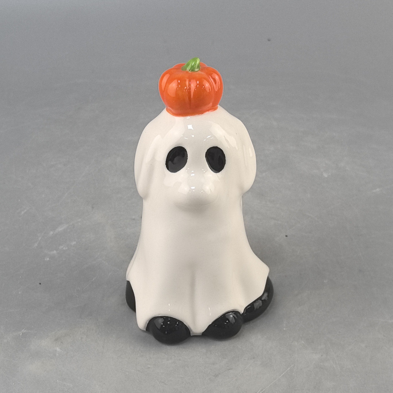 Nuevos productos transfronterizos Halloween encantadores fantasmas blancos decoración de la fiesta decoración de luces electrónicas decoración de escritorio decoración pequeña decoración