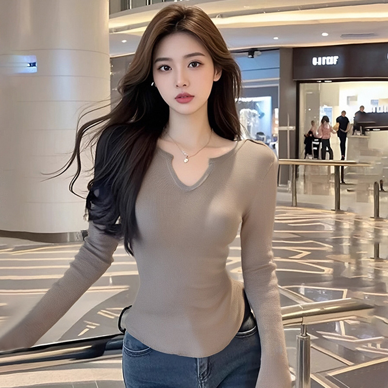 AI Figure in stock 2025 Spring New Korean Solid Color V Neck Slim Base Shirt Long Sleeve T Top Knitted Shirt for Women