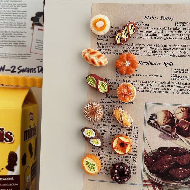 French Alkaline Water Bread Magnetic Sticker Mini Simulation European Bag Refrigerator Sticker Baking Memo Sticker Magnet Decoration Magnetic Sticker