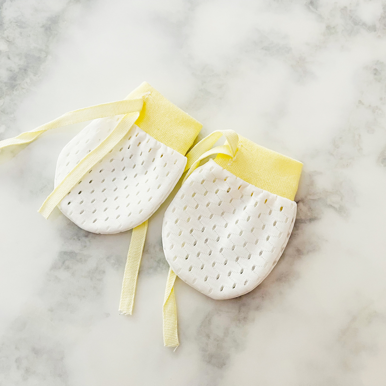 Nuevo producto verano transfronterizo delgado de dibujos animados para bebés y niños pequeños, guantes anti-agarre de malla transpirables para bebés recién nacidos