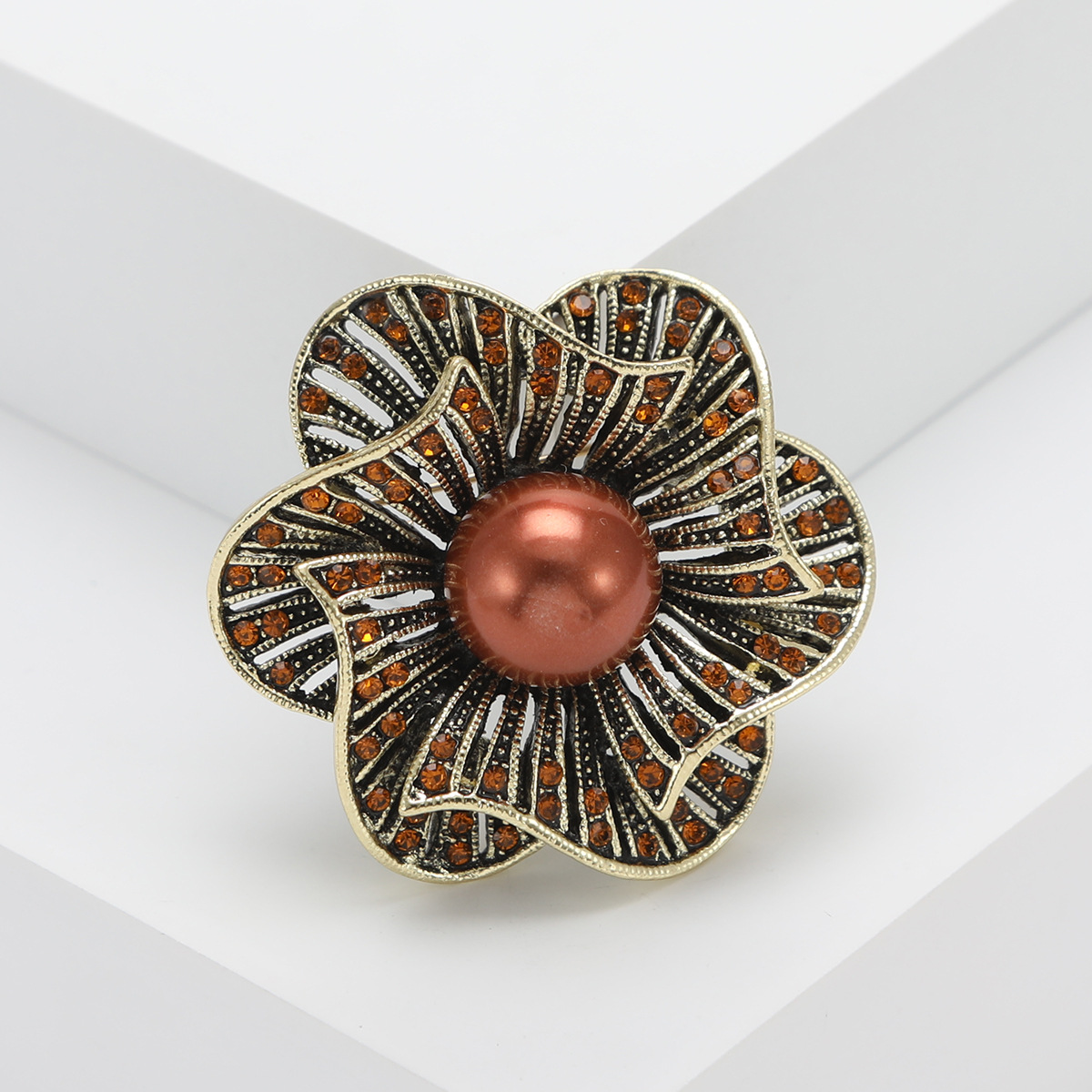 Women's Gender Pin Flower Alloy Inlay Artificial Rhinestones Artificial Pearls Women's Brooches