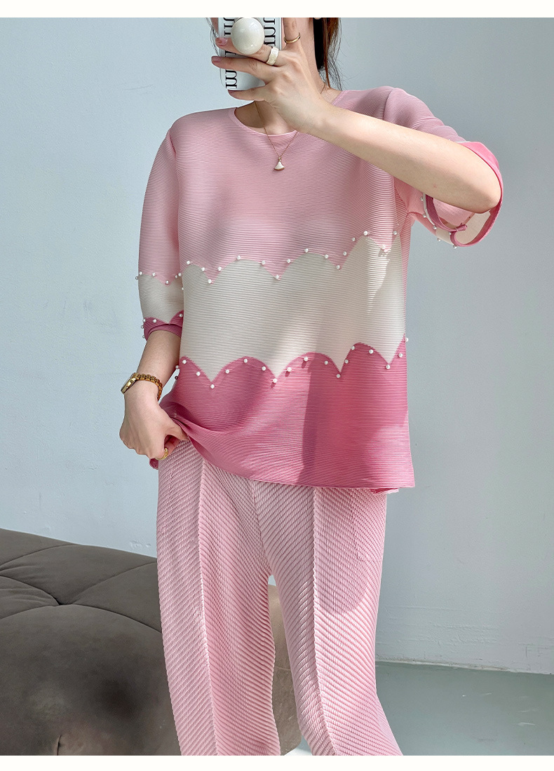 Áo thun nữ cổ tròn xếp ly phối màu đính hạt — Màu hồng chi tiết 12