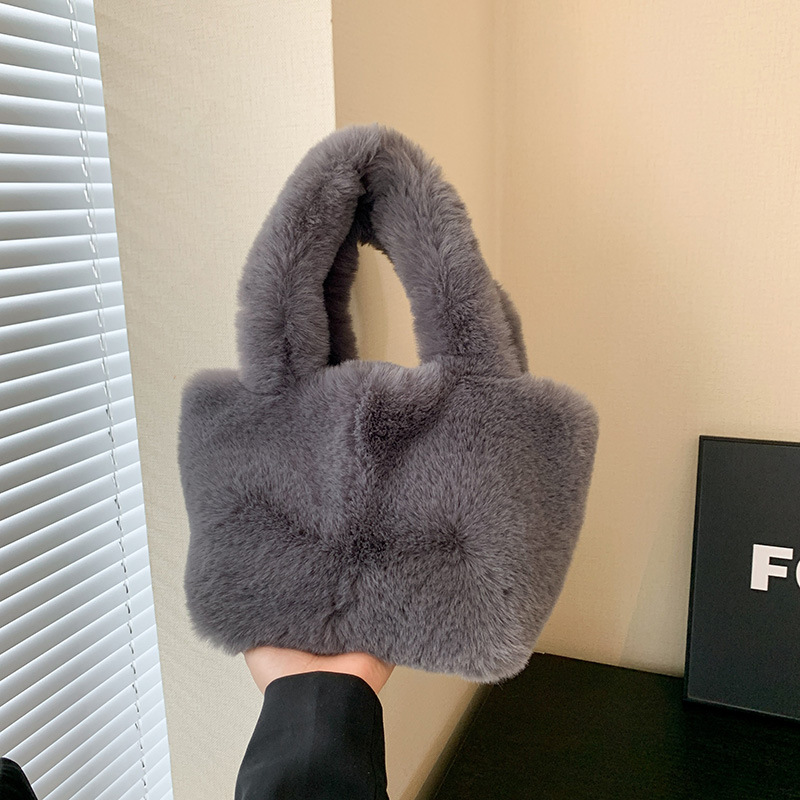 New handbag for women in 2024 with a high-end feel, solid color plush bag, fashionable and versatile handbag, cute_voghion.com