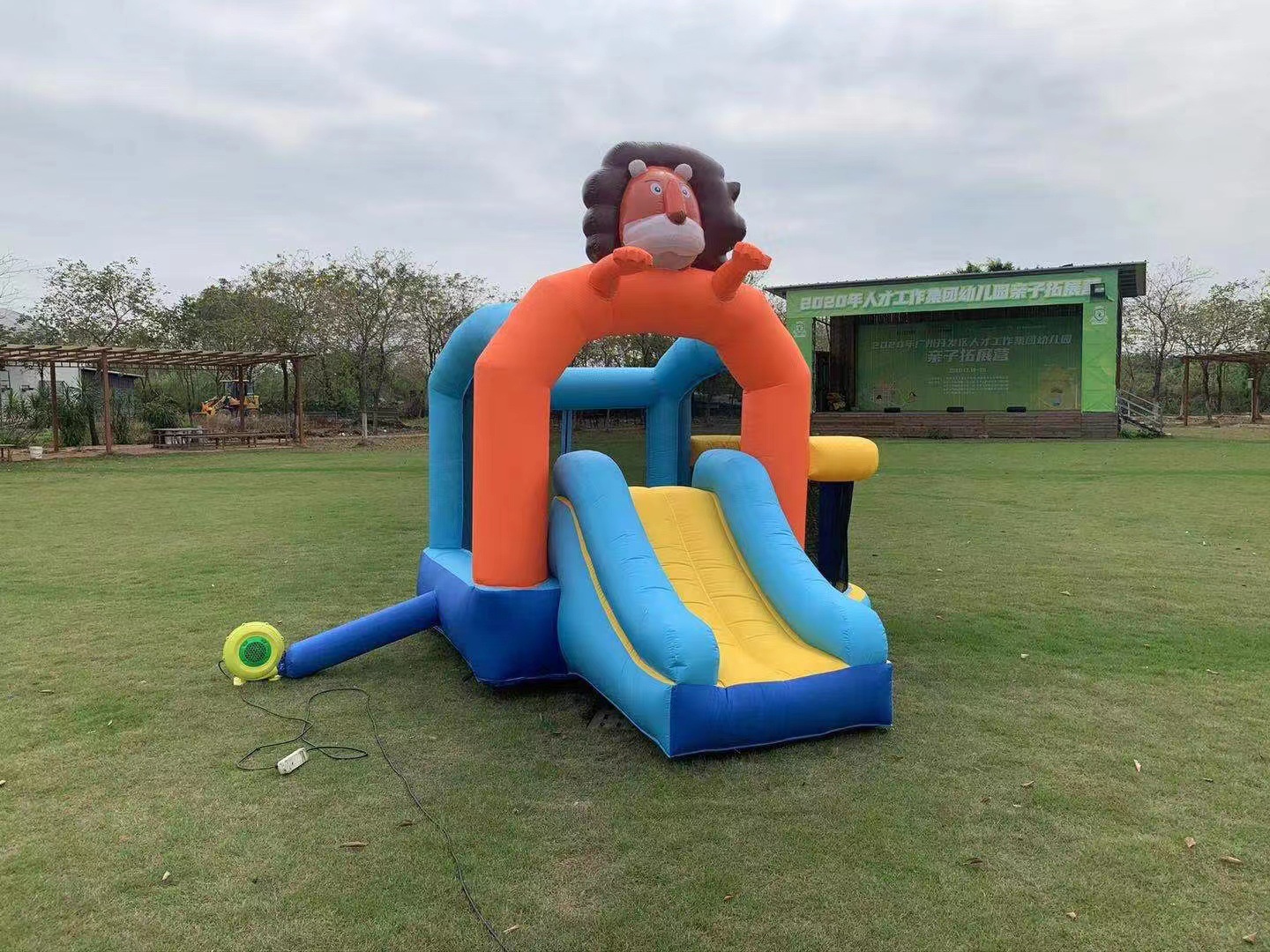 feaf5af3607c30e65568c4aafab98c