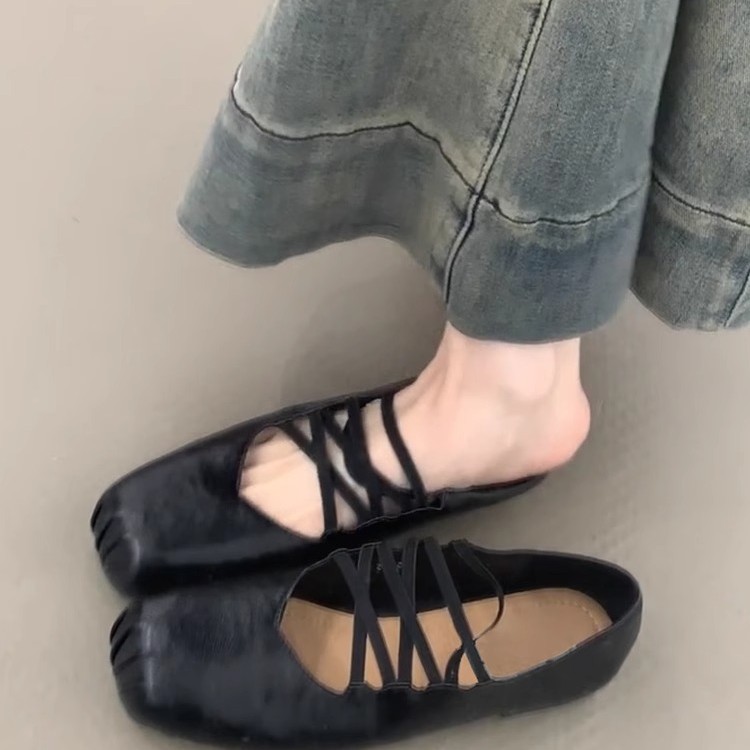 Mary Jane shoes made of sheepskin leather square toe flat low-cut