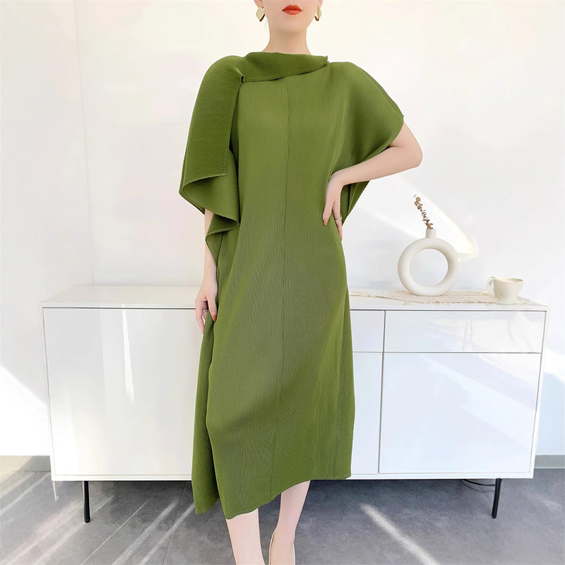 Spring and Summer 2025 New dress Women's Exquisite Design Niche Lapel Toothpick Pleated Loose plus size Cross-border Women's Clothing