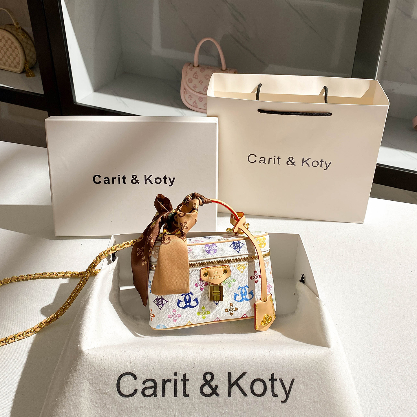 一件代发超火小众印花盒子包包2025新款高级感撞色链条迷你包批发