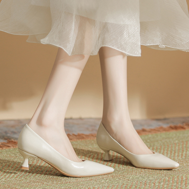 H685-1 Sheepskin Inner Pad Low Heel Pointed Single-layer Shoes Women's Oil Leather Pattern Solid Color Soft Leather Fashion Women's Shoes Spring and Summer High Heels H685-1 Sheepskin Inner Pad Low Heel Pointed Single-layer Shoes Women's Oil Leather Pattern Solid Color Soft Leather Fashion Women's Shoes Spring and Summer High Heels