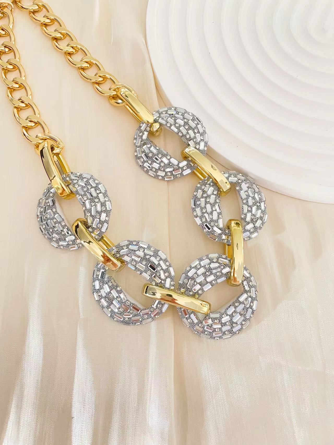 Artificial Crystal, Copper Material Solid Color Pattern Hip-Hop Solid Color Rhinestones Artificial Crystal Copper Wholesale Necklace