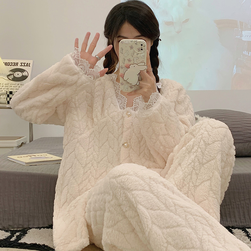 Al por mayor transfronterizo otoño y invierno nuevo pijama de lana de coral de franela, camiseta cardigán de encaje se puede usar con ropa de hogar