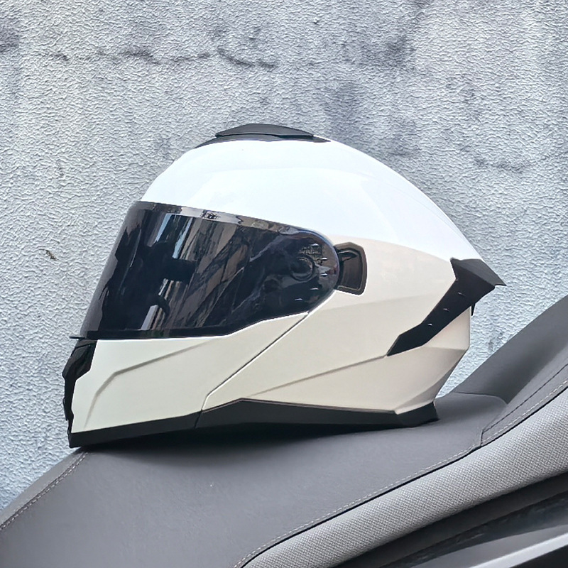 LVS3C certificado casco de motocicleta estándar nacional para hombres y mujeres casco de cara a cara casco de locomotora de verano seguridad general de cuatro estaciones