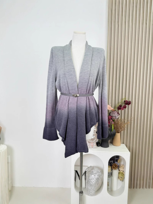 【告白】jojo私服线 渐变紫灰羊毛毛衣女香蕉袖收腰上衣外穿|undefined