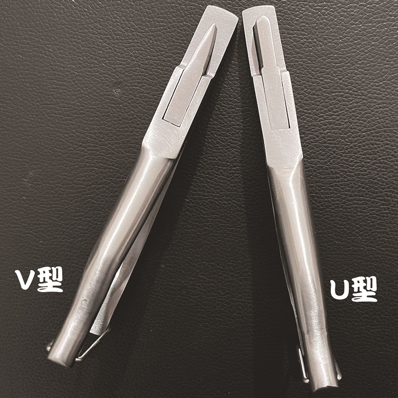 En caja de acero inoxidable abrazadera de oreja en forma de U abrazadera de oreja antiepidémica abrazadera de oreja de cerdo salida de oreja de cerdo abrazadera de oreja en forma de V