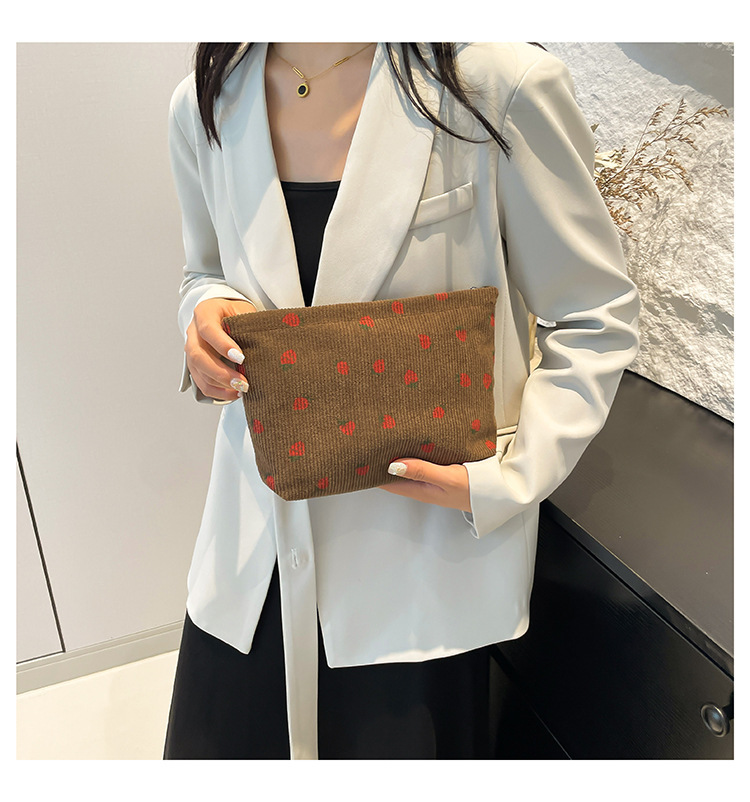 200g Weight Polyester Lining Material Zipper Closure Type / Strap Type Clutch Bag Bags Type Daily, Street, Shopping Occasion Canvas Material Strawberry Pattern All Seasons Season Unisex Gender Cute, Streetwear Style Square Shape Cute Streetwear Strawberry Canvas Square Makeup Bags 1