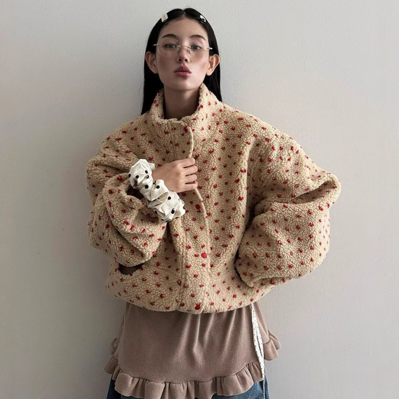 Korean Ins Winter New Style Korean Version Stand-Up Collar Heart Polka Dot Warm Lamb Wool Jacket Plush Cotton Coat Korean Ins Winter New Style Korean Version Stand-Up Collar Heart Polka Dot Warm Lamb Wool Jacket Plush Cotton Coat