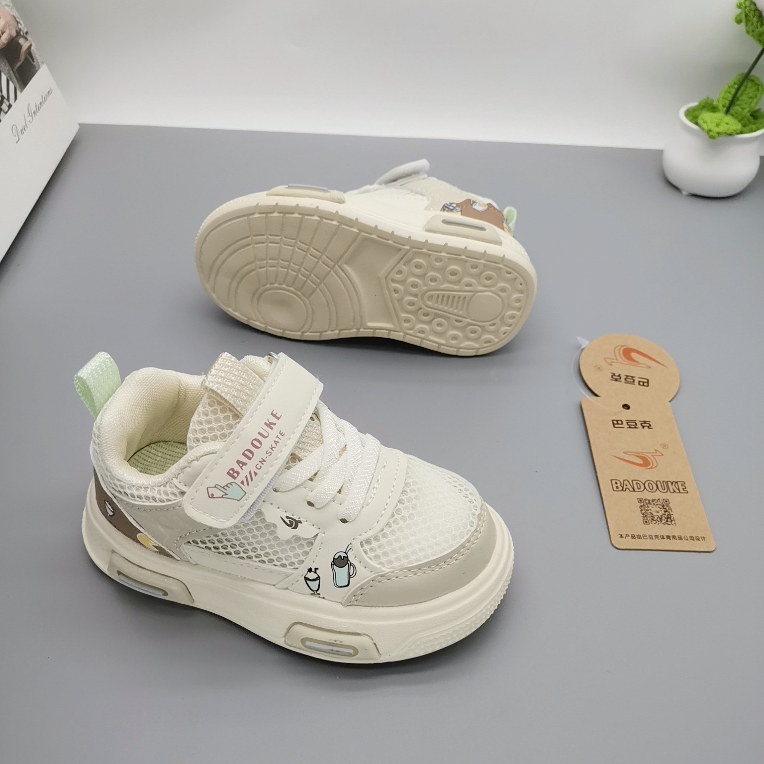 Zapatos de bebé de malla transpirable, estilo veraniego, tallas 22-31, zapatos para niños pequeños de 3 años, zapatos de suela blanda antideslizantes para niños y niñas.