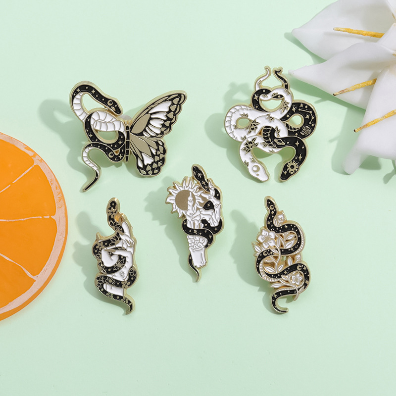 Dark style creative animal brooch metal badge butterfly black and white small snake totem returning to work metal clothing accessories
