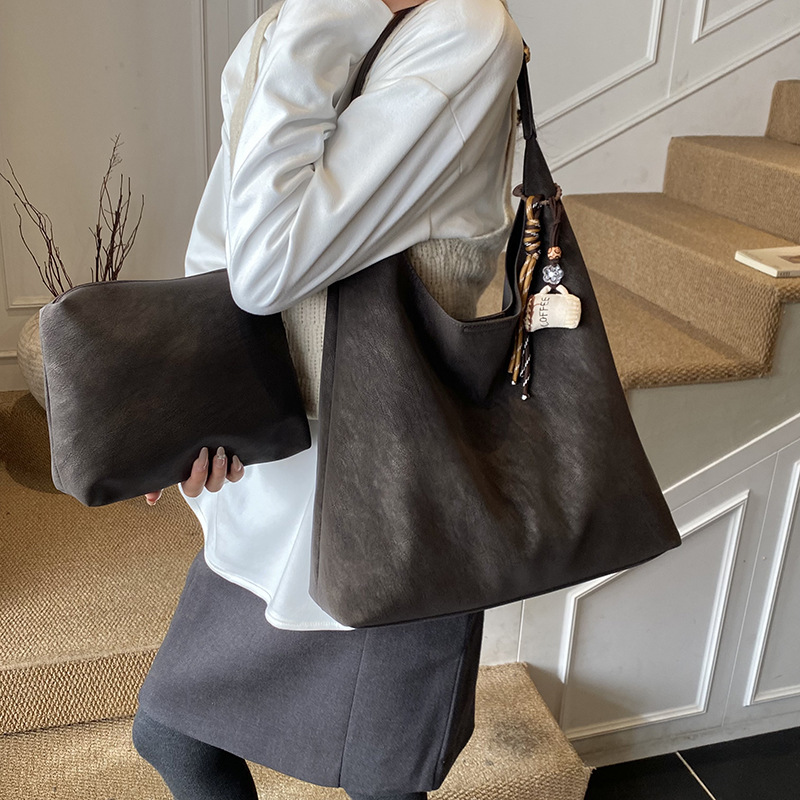 Bolsa de invierno retro de peluche para mujeres 2025, nueva bolsa de hombro universal, bolsa de viaje de gran capacidad