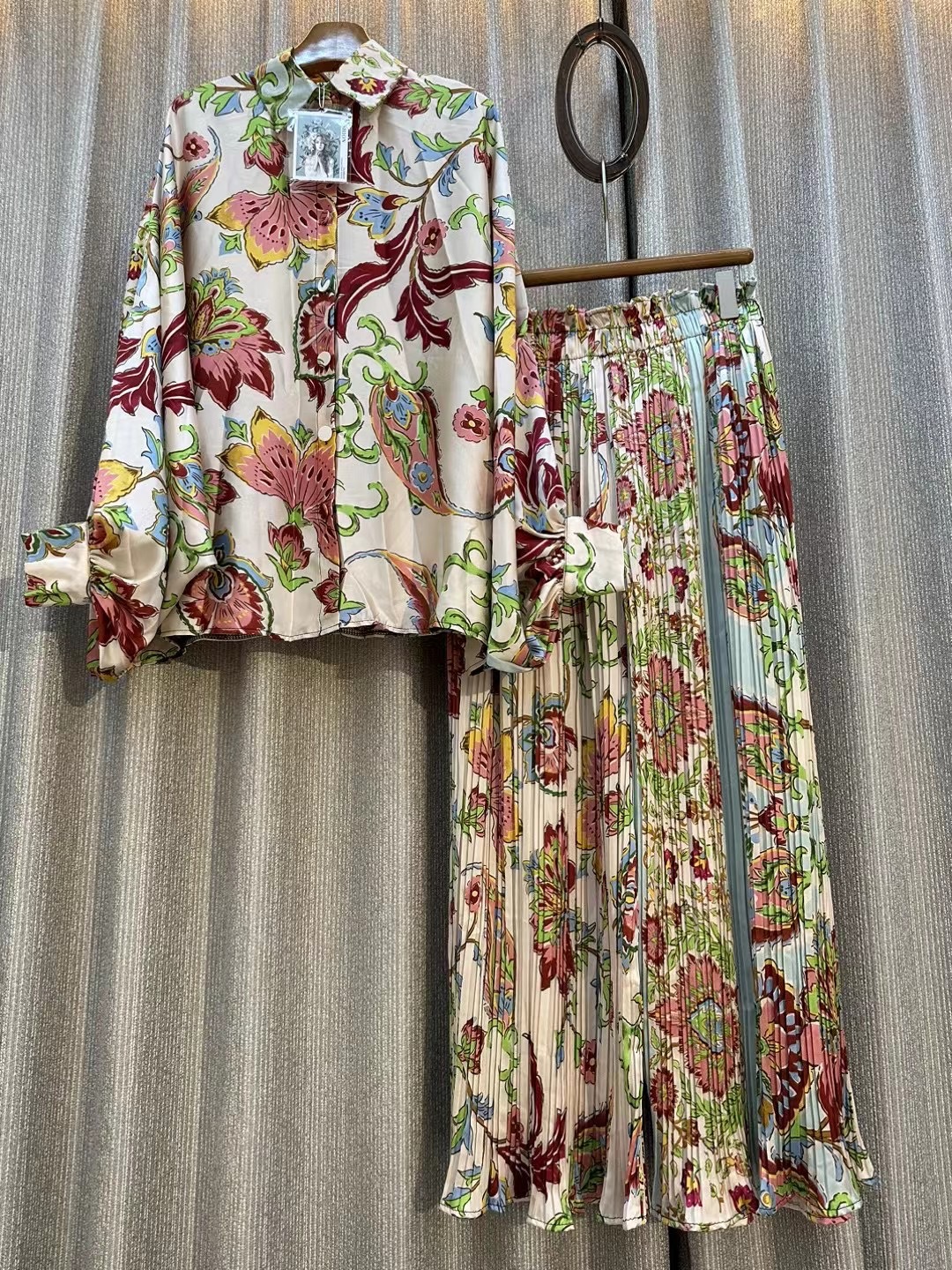 560g Weight Long Sleeve Sleeve Length Polyester Fabric Type Pant Co-ord Set Sets Type 2 Pieces Set Quantity Holiday, Street Occasion Turndown Neckline Loose Fit Type Printing, Flower Pattern Summer, Spring, Autumn Season Women's Gender Elegant, Basic Style Holiday Street Women's Elegant Basic Printing Flower Polyester Pant Co-ord Set Pants Sets 7