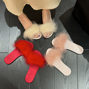 Summer New Korean Style Flat Furry Slippers for Women to Wear Outside, Fashionable Internet Celebrity Low-Heeled Sandals, Feather Slippers Wholesale