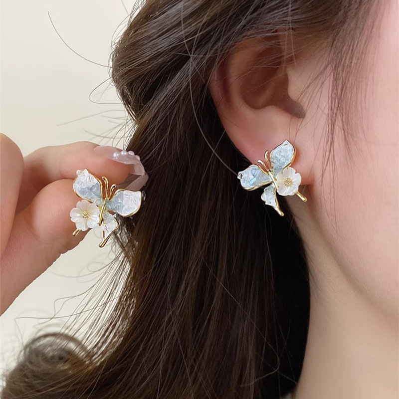 S925銀針漸變色蝴蝶耳釘女簡約學生百搭花朵耳環高級感耳飾品批發