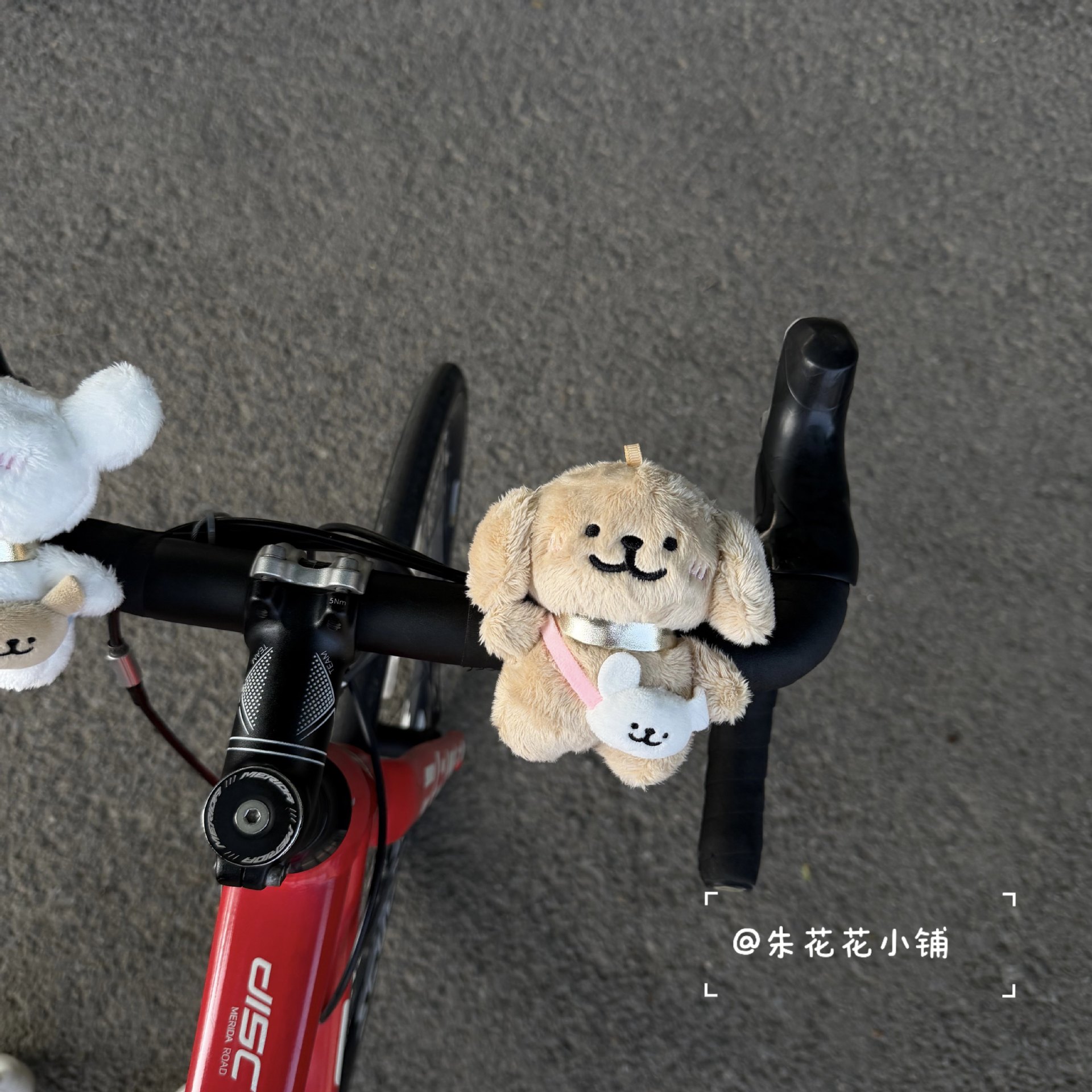 Cute cartoon puppy bicycle decoration accessory, plush toy figure, small pendant for road and mountain bikes