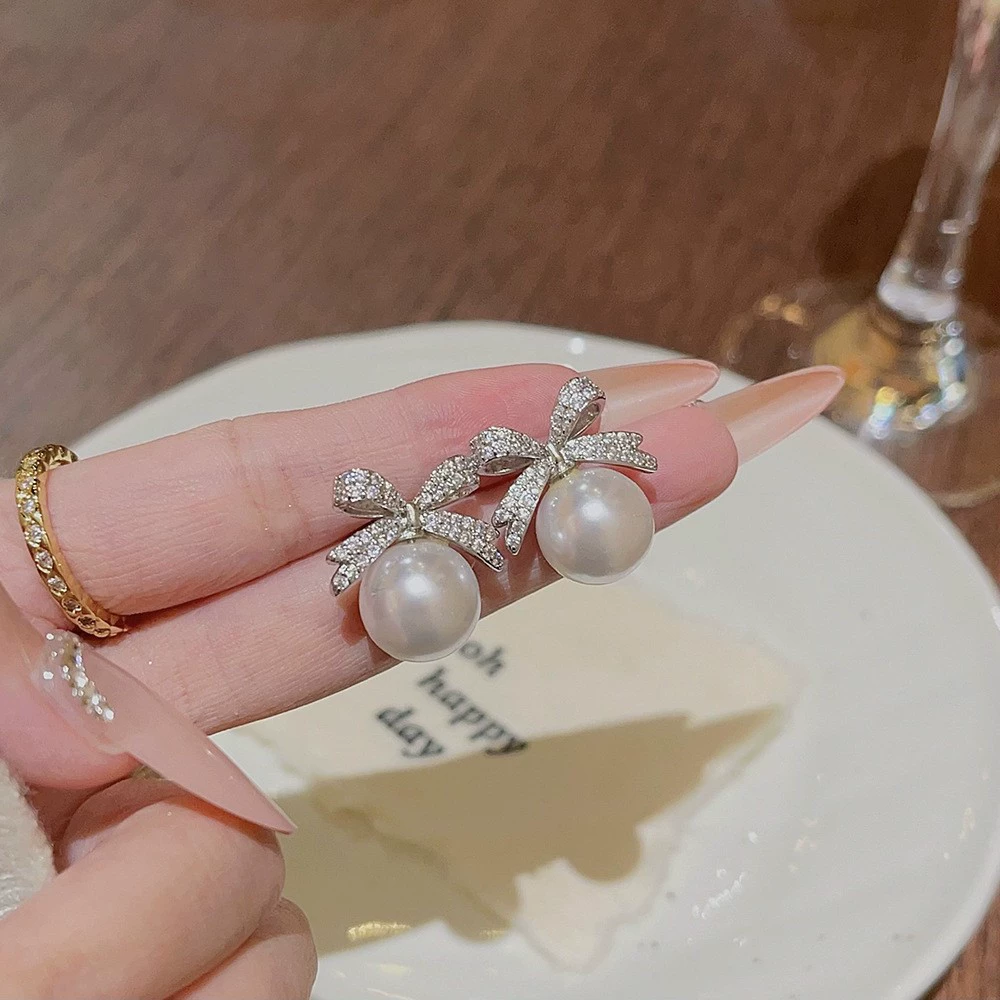 Серебряные серьги 925 пробы, жемчужные вставки, легкая роскошь европейский стиль, легкие