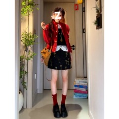法式红色感短款外套女2025年早秋季新款休闲巨好看小香风立领开衫