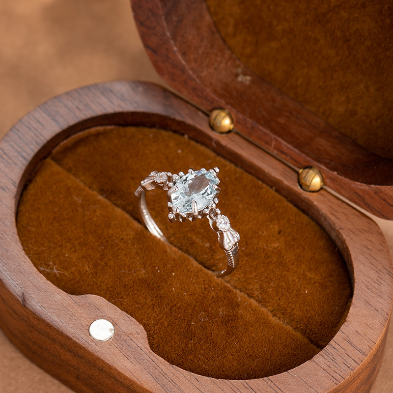 Anillo de plata de ley natural de la zafira s925 moda femenina estilo exquisito de alta gama con incrustaciones anillo femenino vivo regalo de joyería