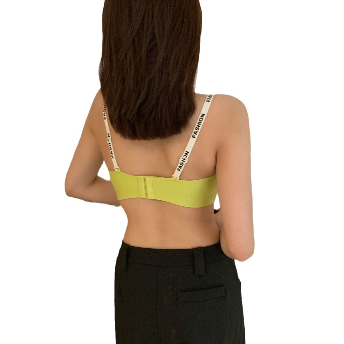 Ventas directas de fábrica comercio electrónico transfronterizo Sudeste de Asia Vietnam Tailandia damas simple sin costuras media taza de sujetador de pecho pequeño