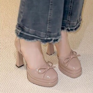 ���|��ˮ̨С����������Ƥ��Ь2025�¿�������۴ָ��пո߸�Ь