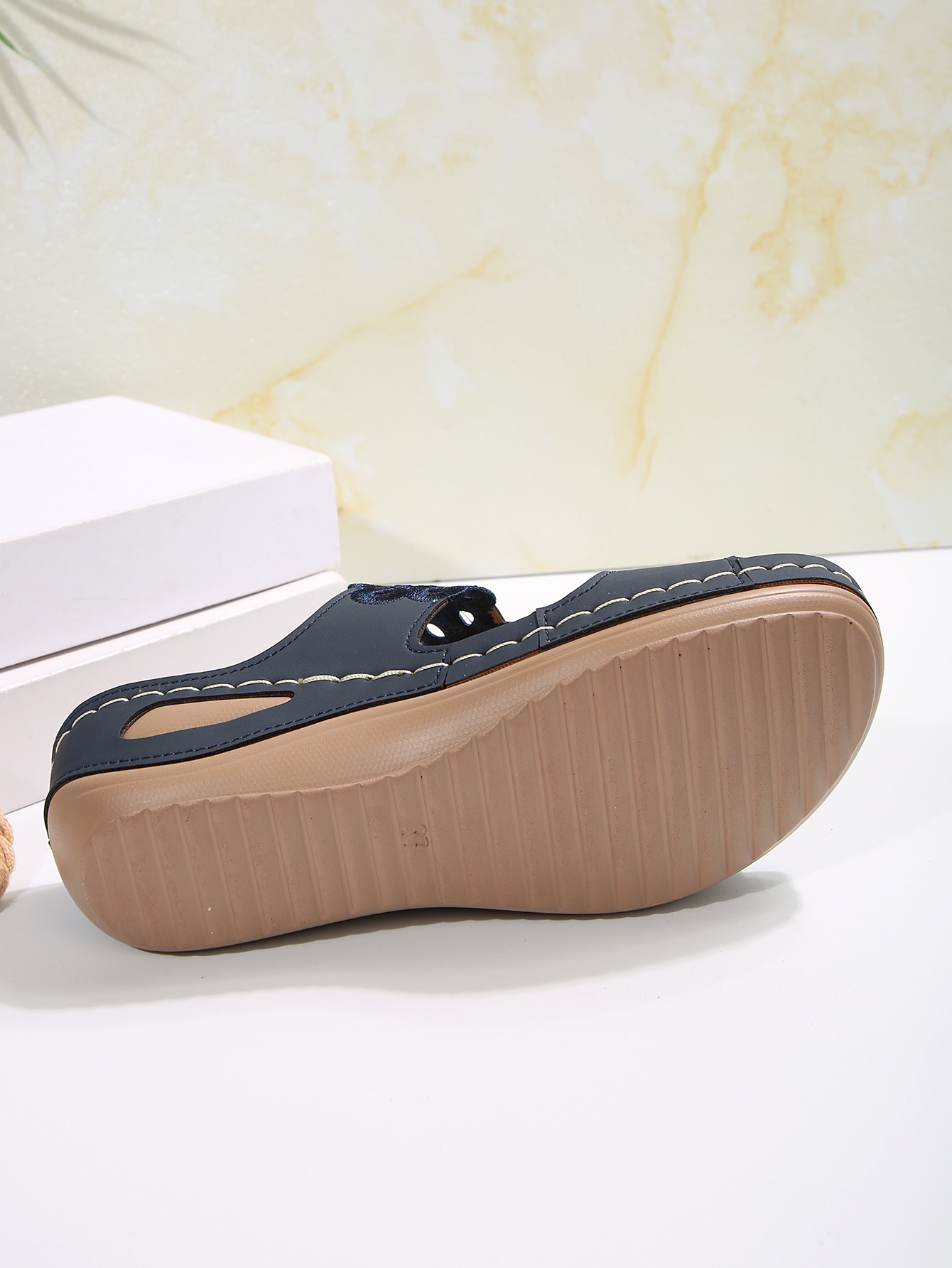 Womens Wedge Sandals Plus Size Hollowed Thick Sole Summer Shoes_voghion.com